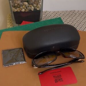 FERRAGAMO (NEW) Authentic Luxury Sunglasses - Unisex